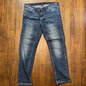 Banana republic girlfriend jean size 28–6 cropped length